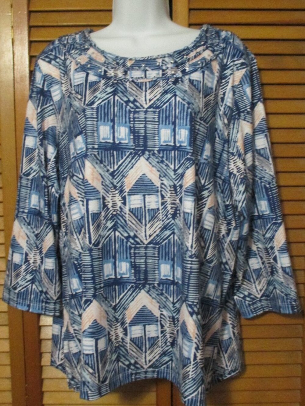 Alfred Dunner top 3/4 sleeves soft & stretchy blues, peach like new size L